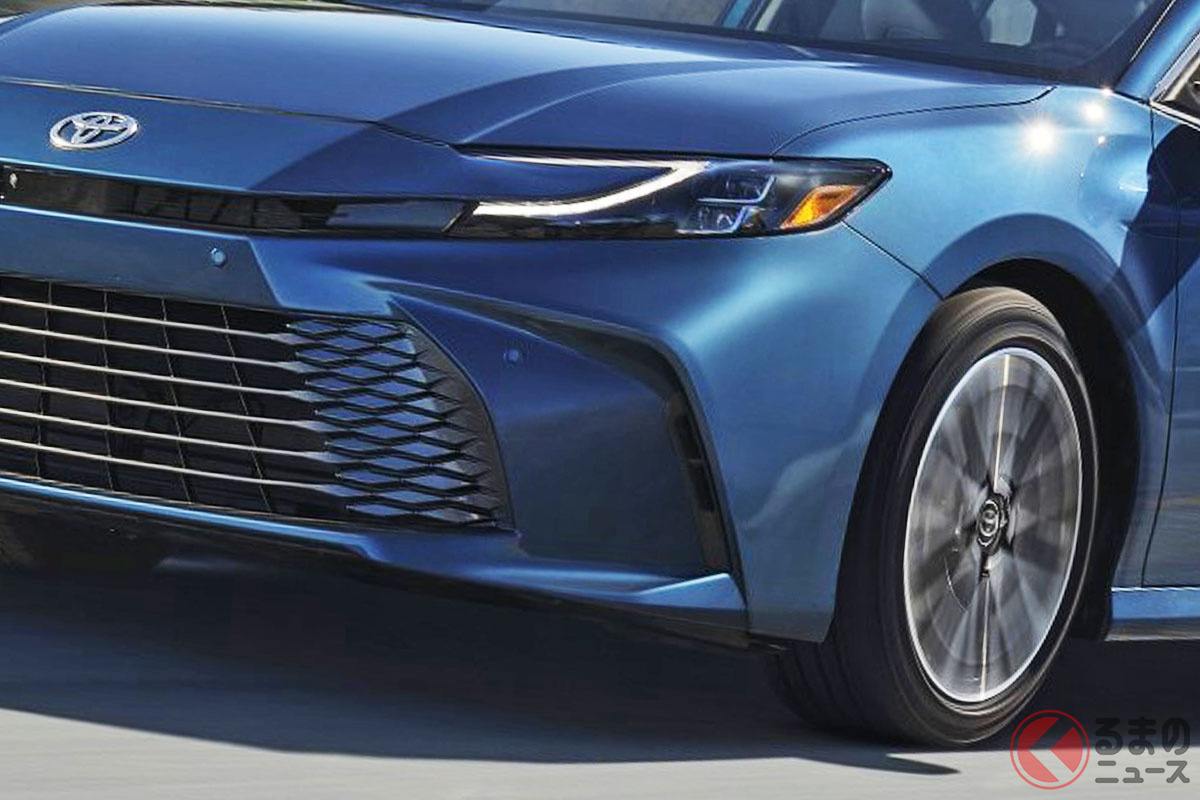 大幅イメチェンした新型「カムリ」