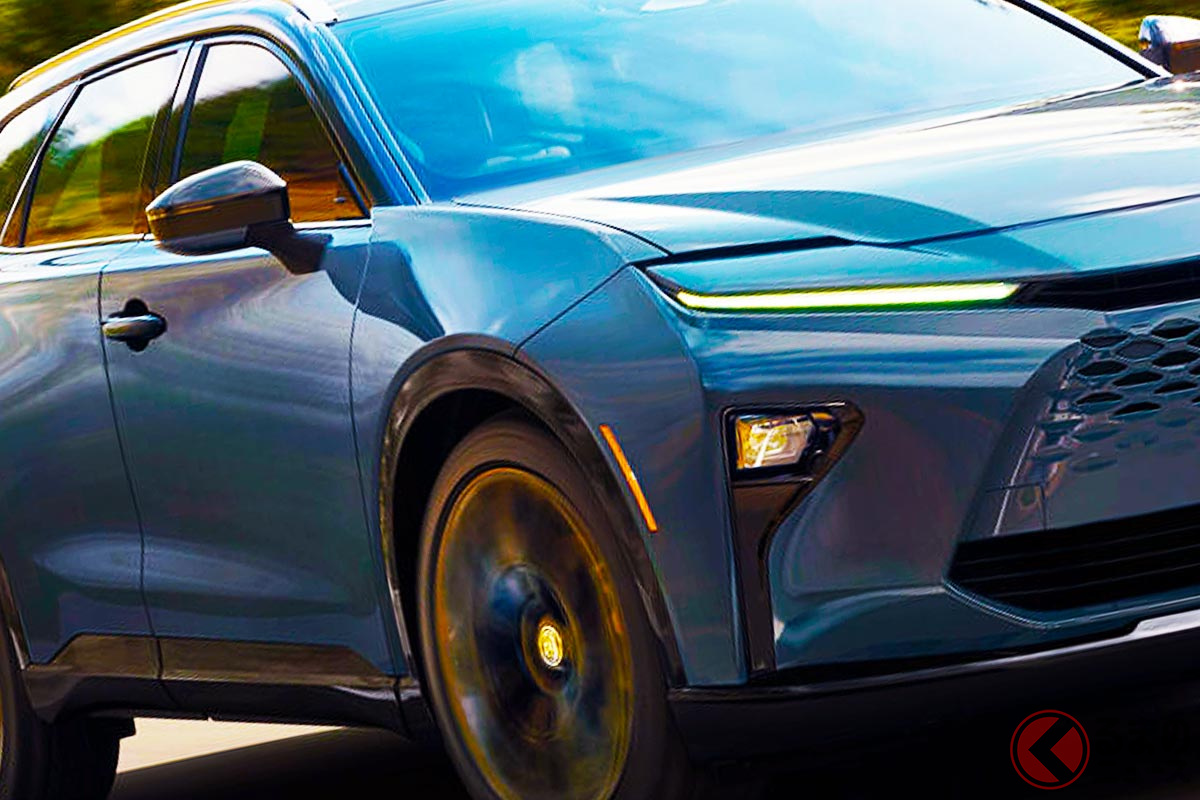 トヨタ新型「クラウン シグニア」