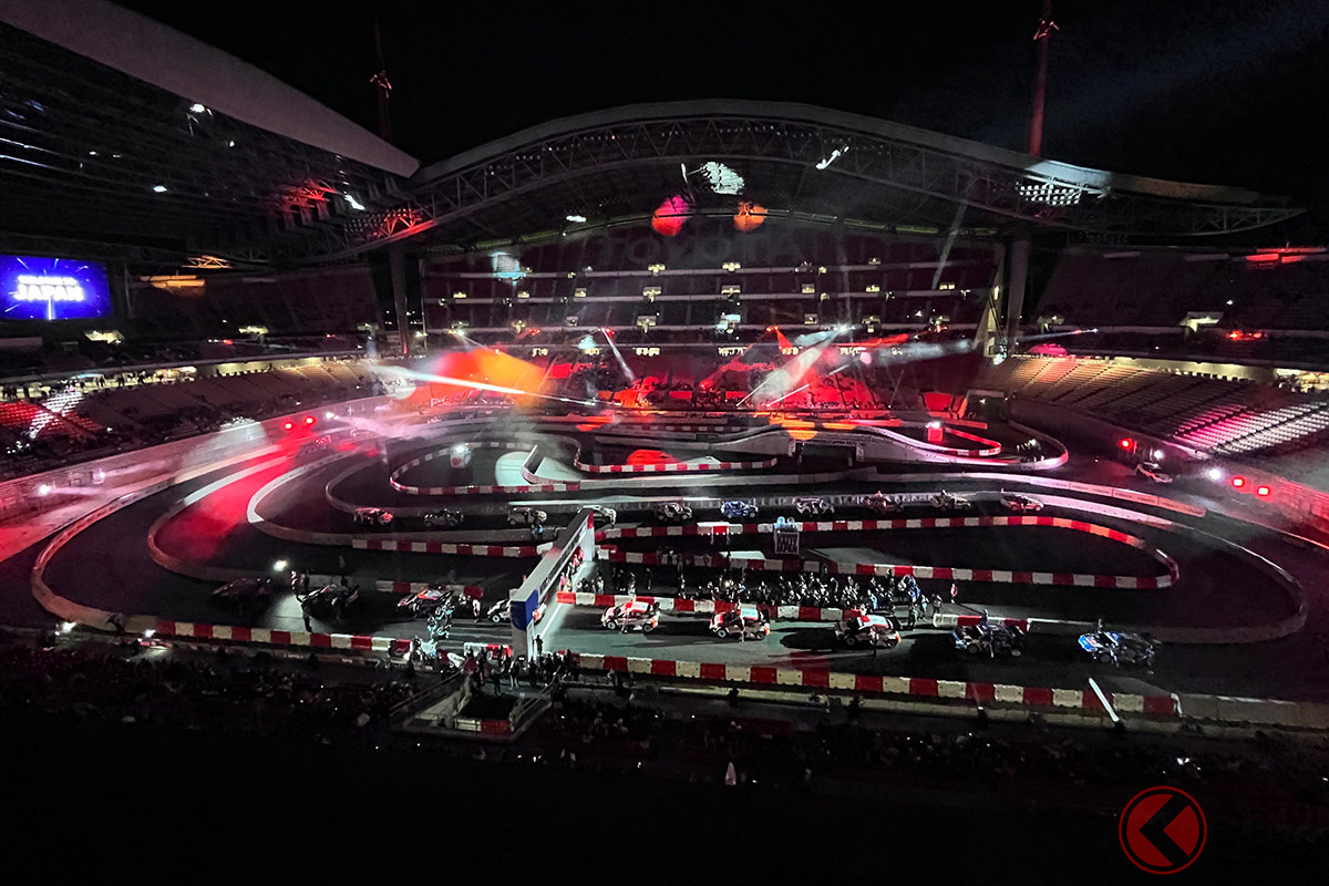 ここはどこ? 芝生はどこ? 非日常の空間が誕生!