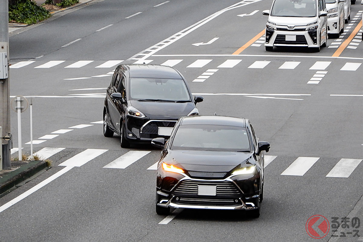“交差点”で曲がりながら「シレっと車線変更」はルール違反?(※画像はイメージ)
