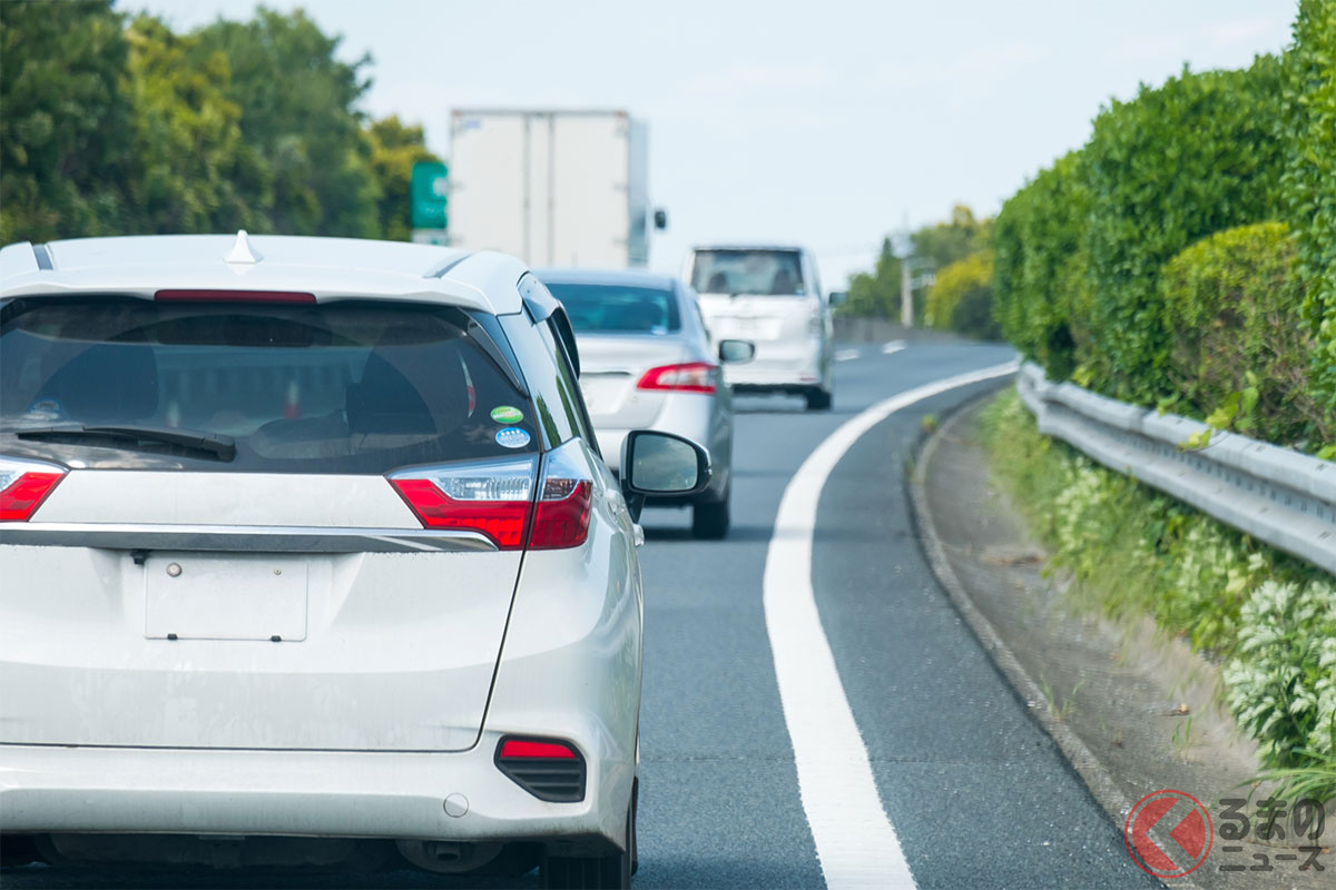 知ってましたか!? 高速道の追越し車線に「ずっと居座る」のは交通違反です！［画像はイメージです］