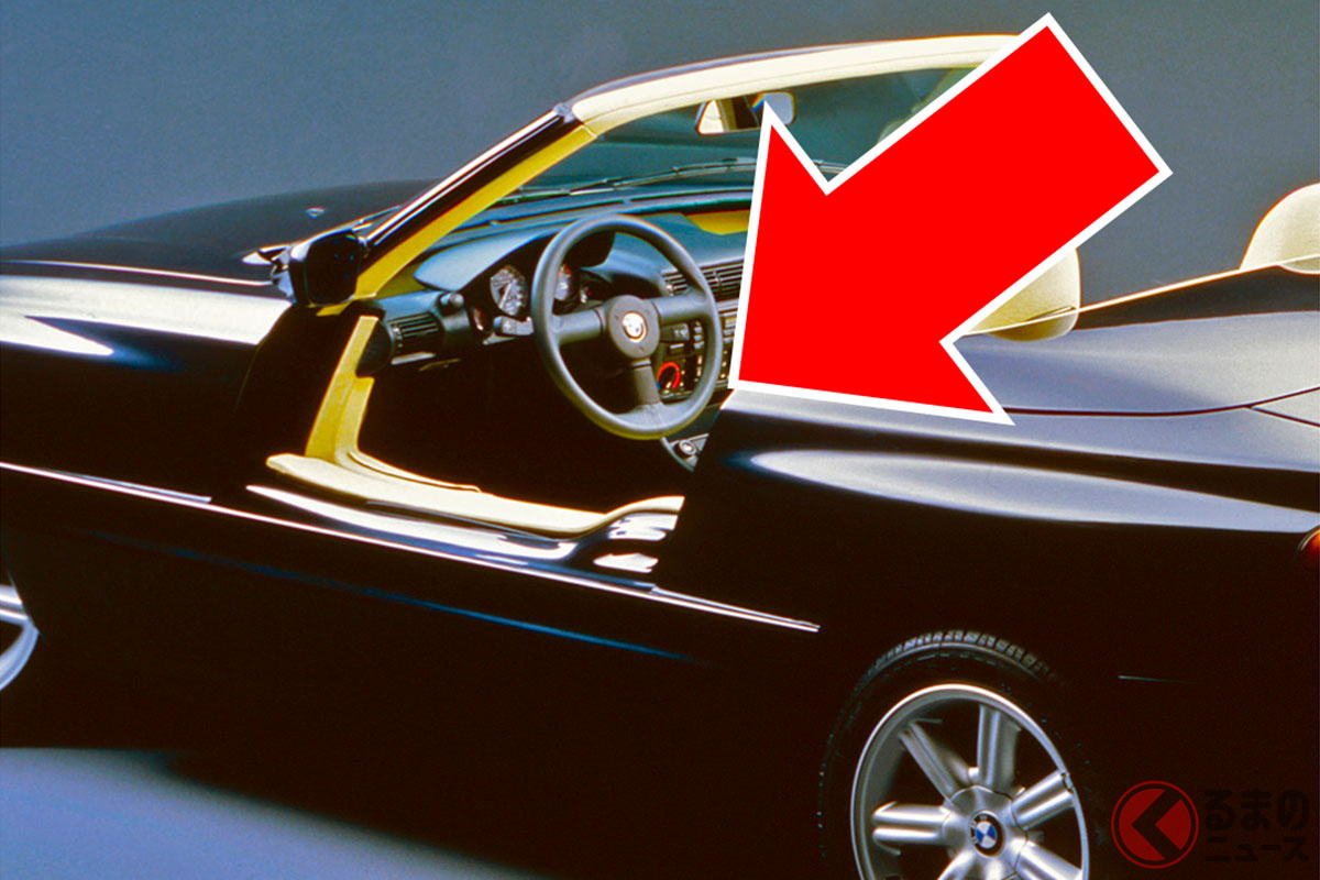 下がって開く「斬新ドア」採用