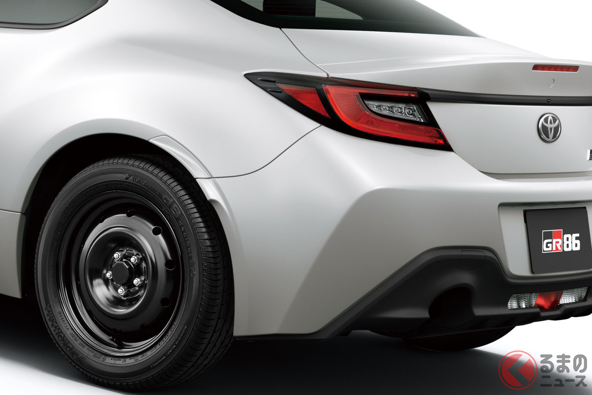 鉄チンホイールを履くトヨタ「GR86」の最安グレード