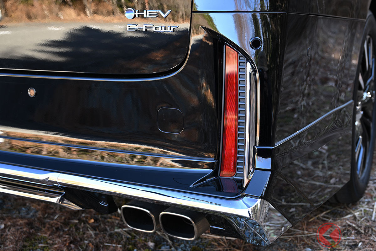 2本出しマフラーに交換したハイブリッドの「ヴェルファイア」