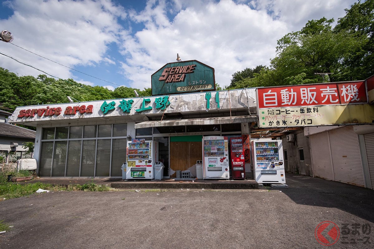 廃墟…じゃない!? 三重県の伊賀上野SA(Photo::えぬびい(@enuenuenubi)さん)