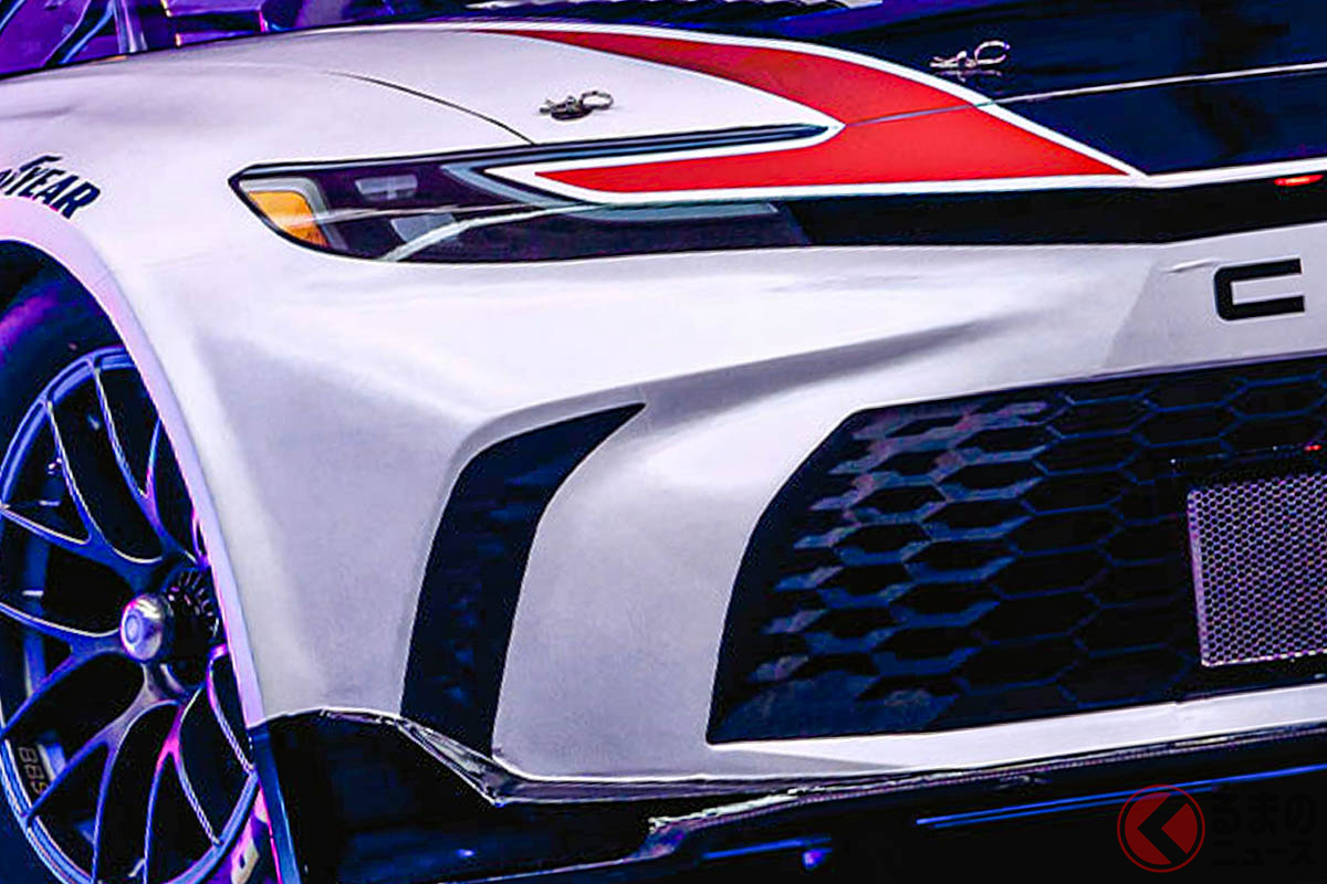 クーペスタイルの新型「カムリXSEレースカー」