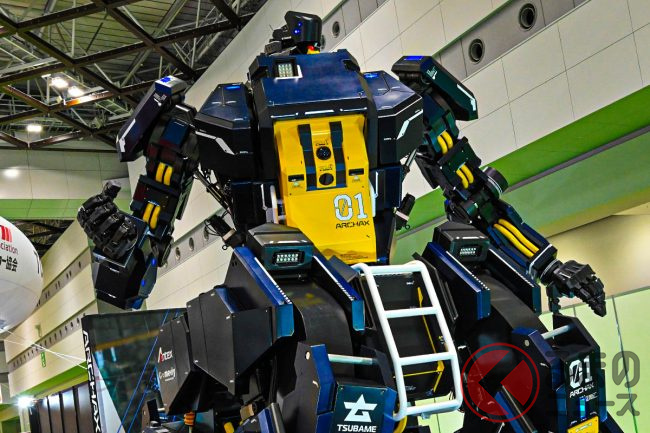お値段4億円!? 新型「巨大ロボット」実車展示！ 搭乗可能な