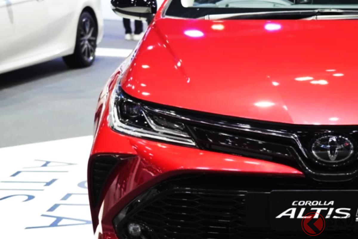 「第40回タイ国際モーターエキスポ2023」に展示されたトヨタ新型「カローラアルティスGRスポーツ」