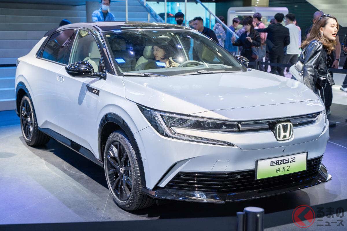 コの字ヘッドライトが印象的な(撮影:加藤博人)