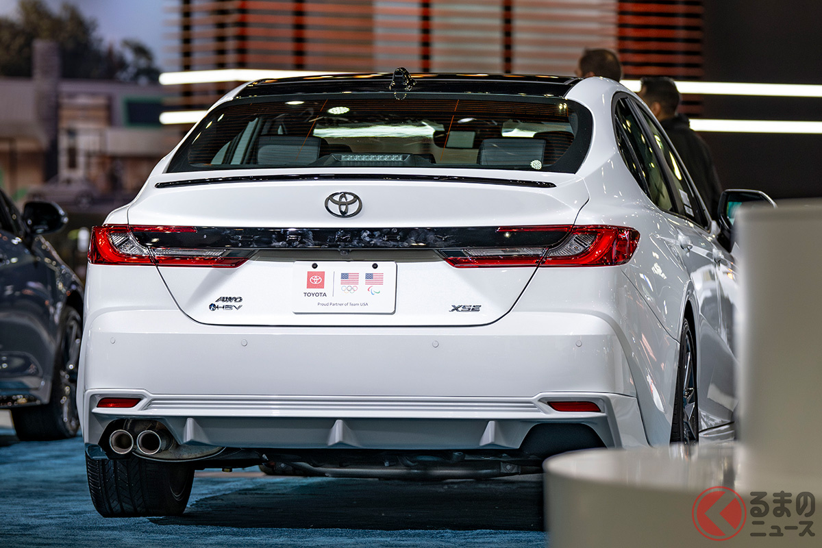 スポーティなリアデザインとなる「カムリ」(Photo:Jihun Kim)