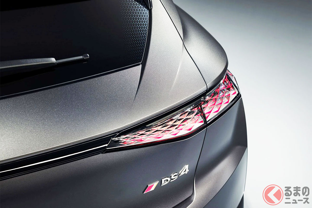 めちゃオシャレ! DSオートモビル「DS4」の特別仕様車「DS 4 パフォーマンスライン」に反響集まる!