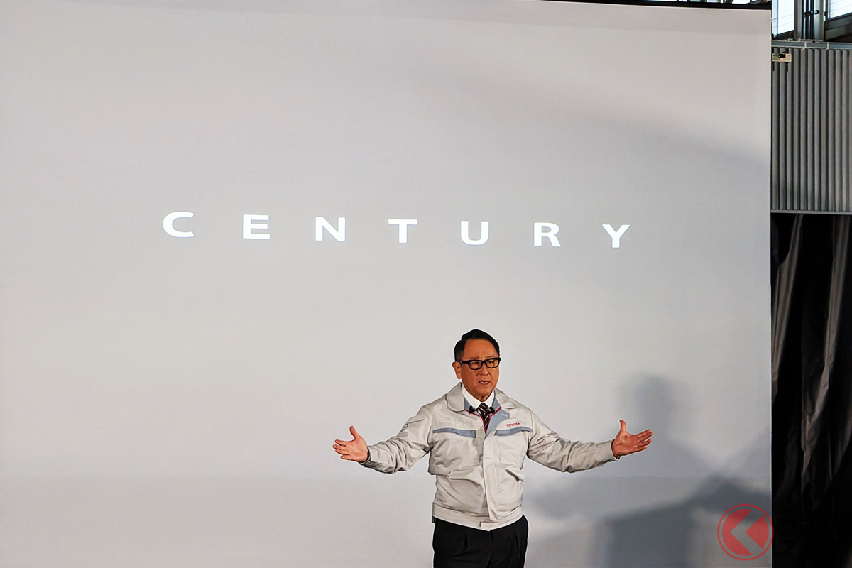 「センチュリー決起集会(ラインオフ式典)」に登壇した豊田章男会長