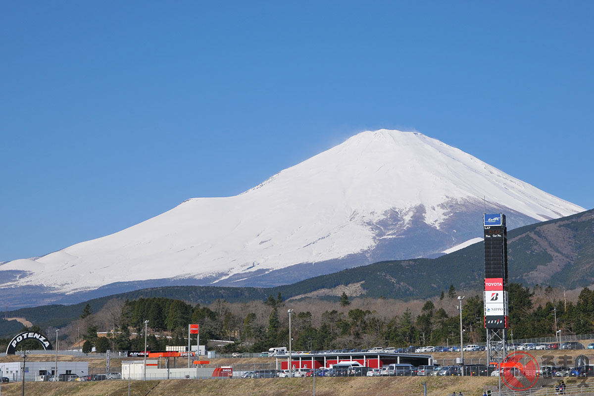 富士山ナンバーで人気の「3776」とは?