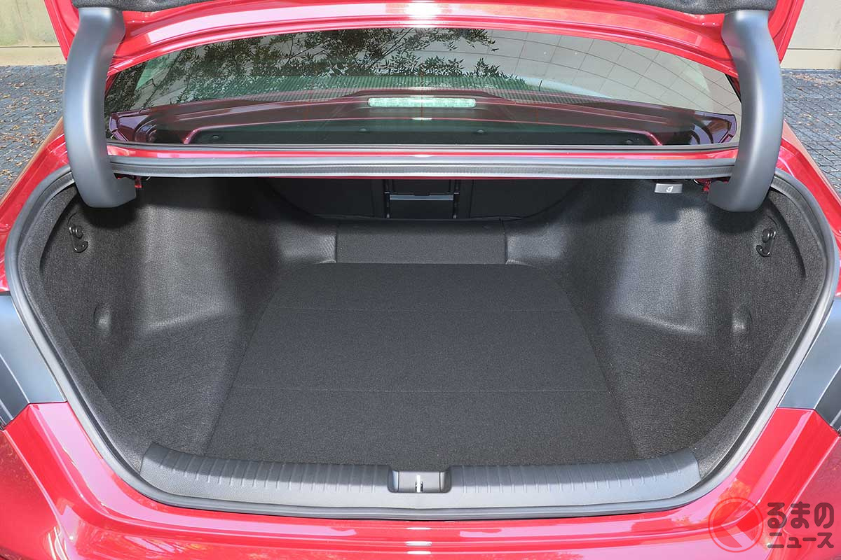 クルマのトランクに閉じ込められたら脱出できる?