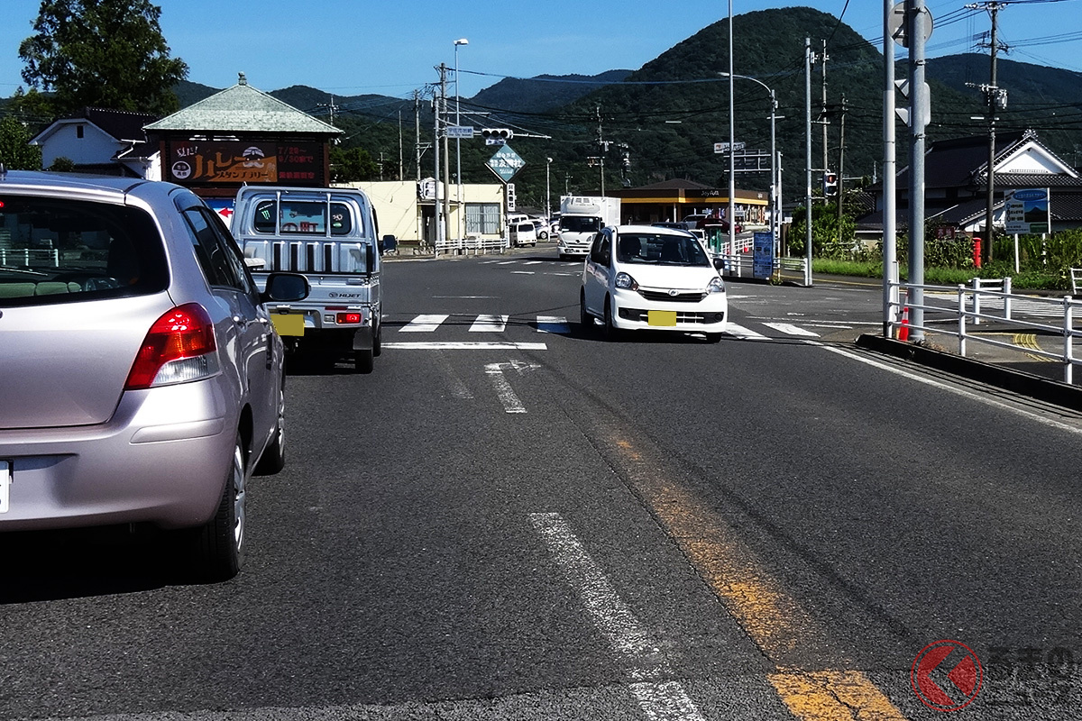 宇佐市岩崎交差点の激セマ右折レーン…!(画像提供:たこ@道路好団垢(@road0724day)さん)