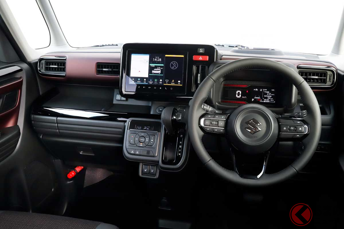 マットなボルドーが上品なスズキ新型「スペーシア カスタム」