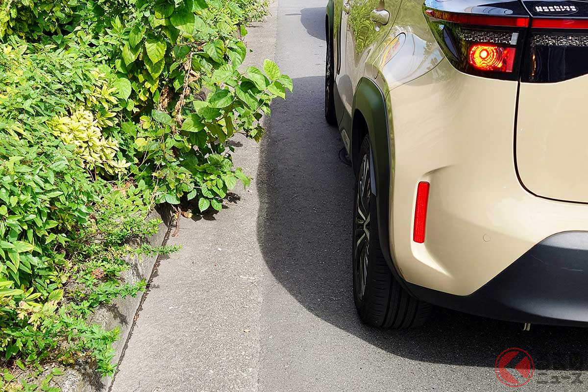 苦手な人が多いクルマの左寄せ…解決策はある?