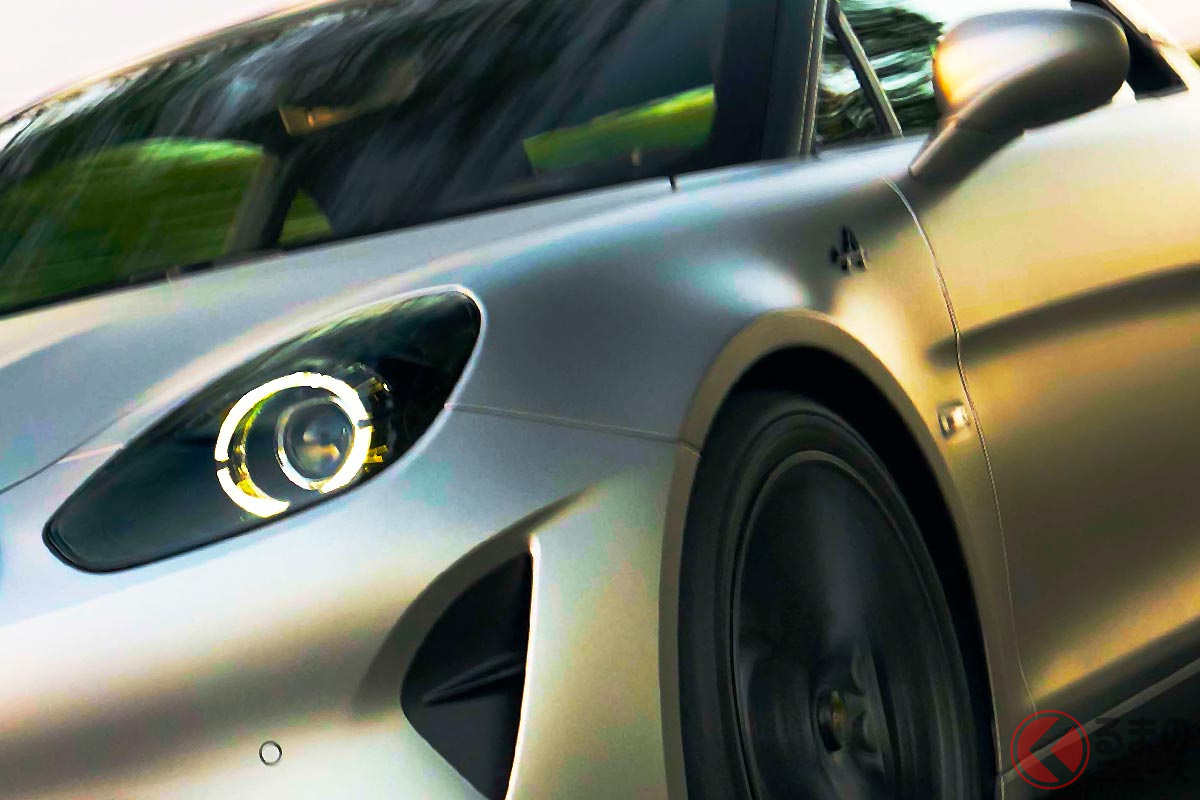 新型「アルピーヌA110 R Turini」が日本初公開される!(※画像は限定車「A110 S エンストン」)