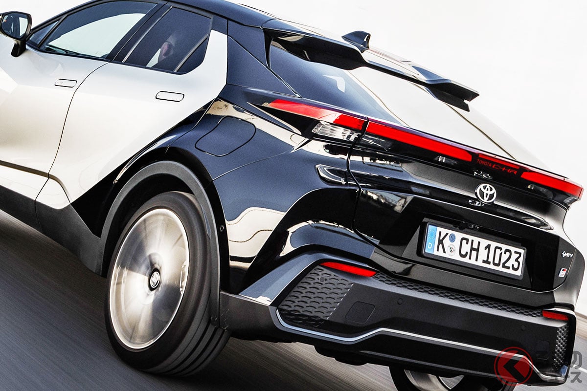 めちゃ「斬新」! ドイツで公開されたトヨタのコンパクトSUV 新型「C-HR」2代目モデル