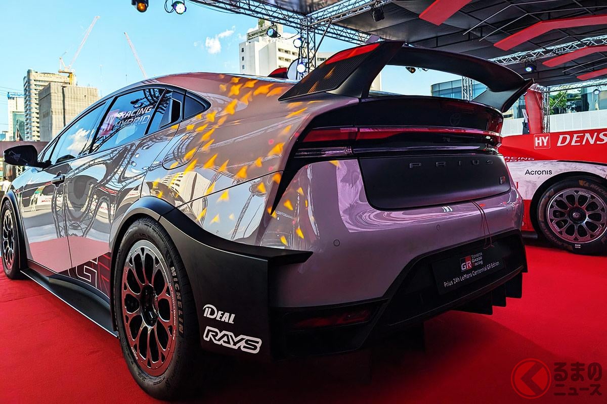 これは速そう！ タイ・バンコクで開催されたTOYOTA GAZOO Racing FESTIVAL 2023」で展示された「Prius 24h Le Mans Centennial GR Edition」