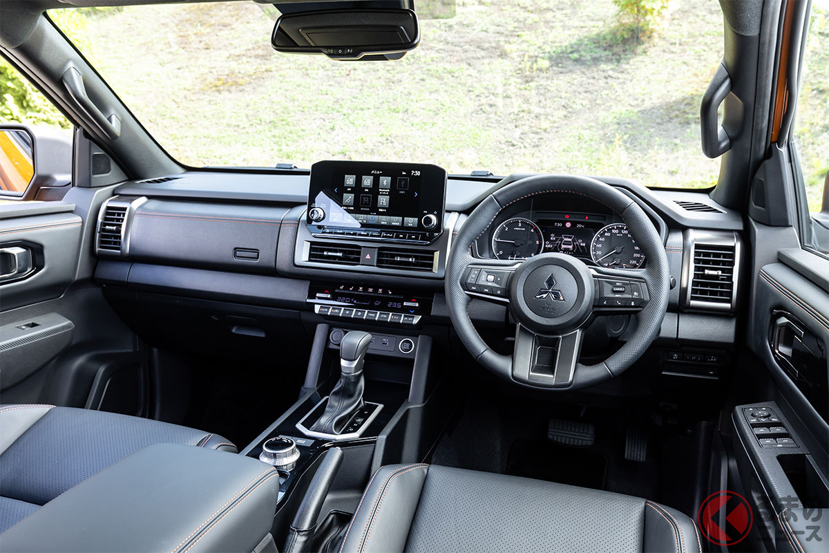 SUVと同等の快適性を確保した新型「トライトン」の内装