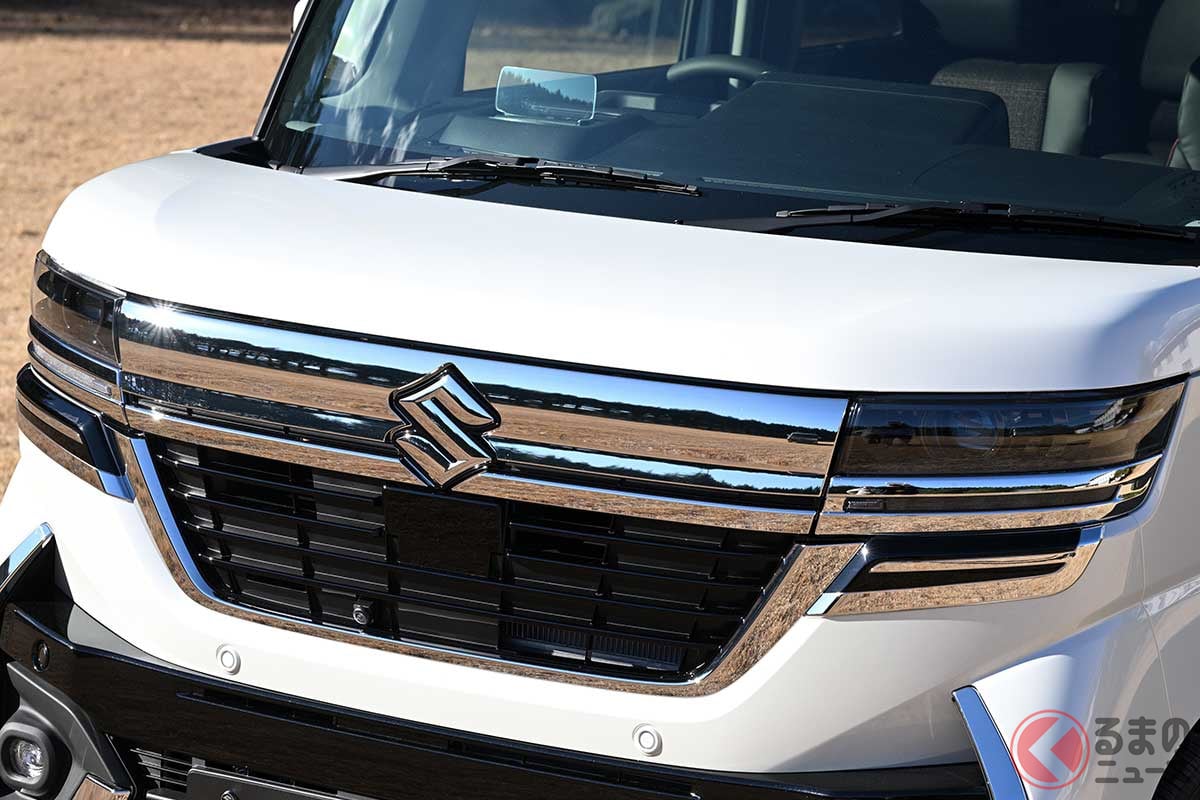 メッキでラグジュアリーさが増した新型「スペーシアカスタム」