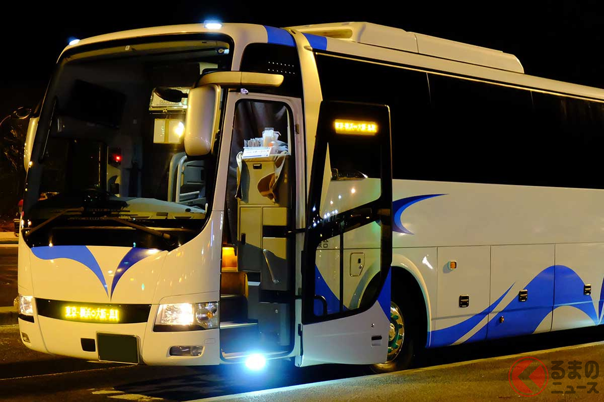格安で長距離移動ができる「長距離バス(夜行バス)」