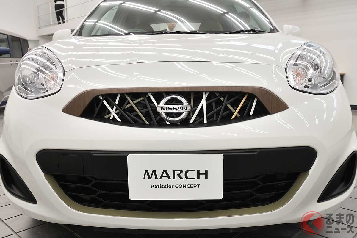 新車みたいにカスタマイズされた日産「マーチ」