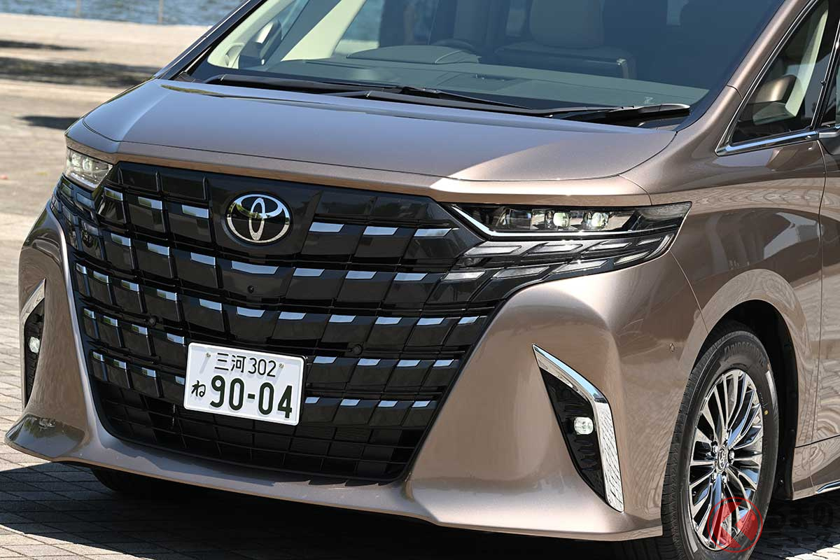トヨタの新型高級ミニバン「アルファード」