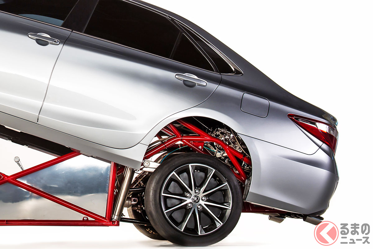 「カムリ」の皮を被った「モンスターマシン」