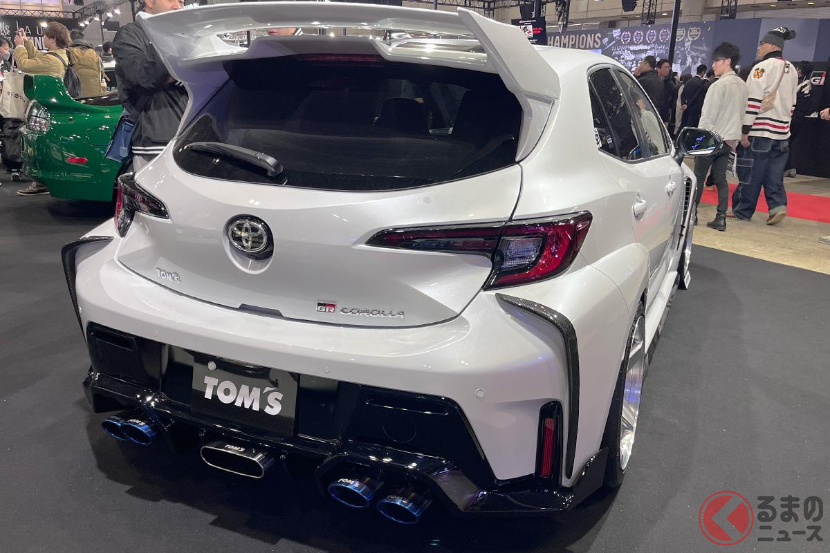 後ろからの迫力がすごい! 東京オートサロン2024のTOM'Sブースに展示された「TOM’S GRカローラ Type TK」
