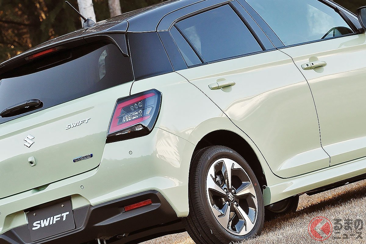 MT車続投に「歓喜」の声も! 7年ぶりのフルモデルチェンジを実施したスズキ 新型「スイフト」