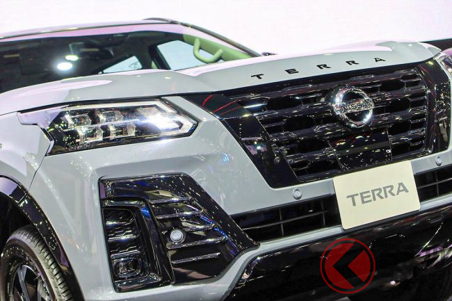 日産の「本格SUV」復活してた？ ニッサン新型「3列SUV」実車展示