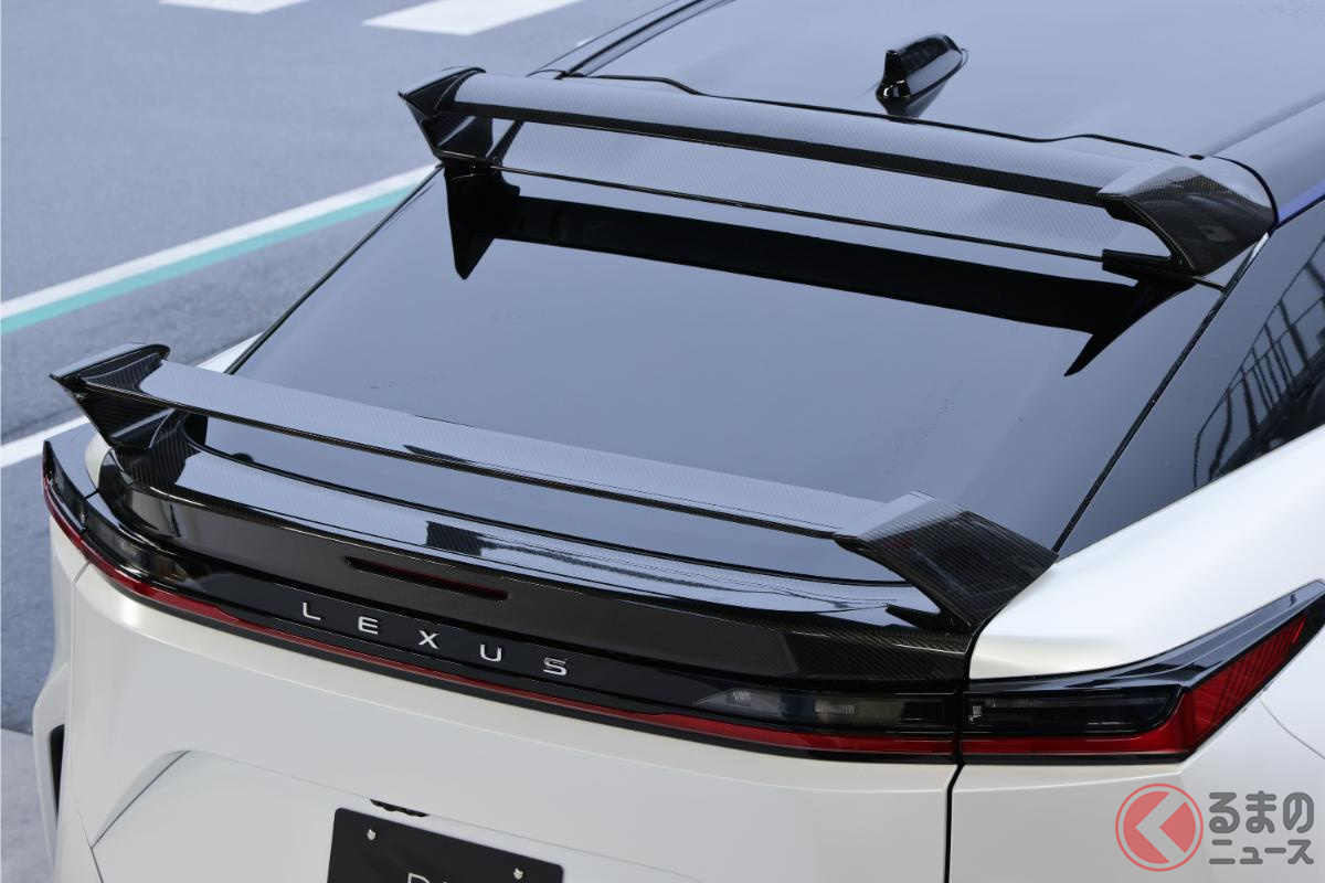 まさかの2つのウイングを装着!? エアレース・パイロットである室谷義秀選手とコラボしたパーツ