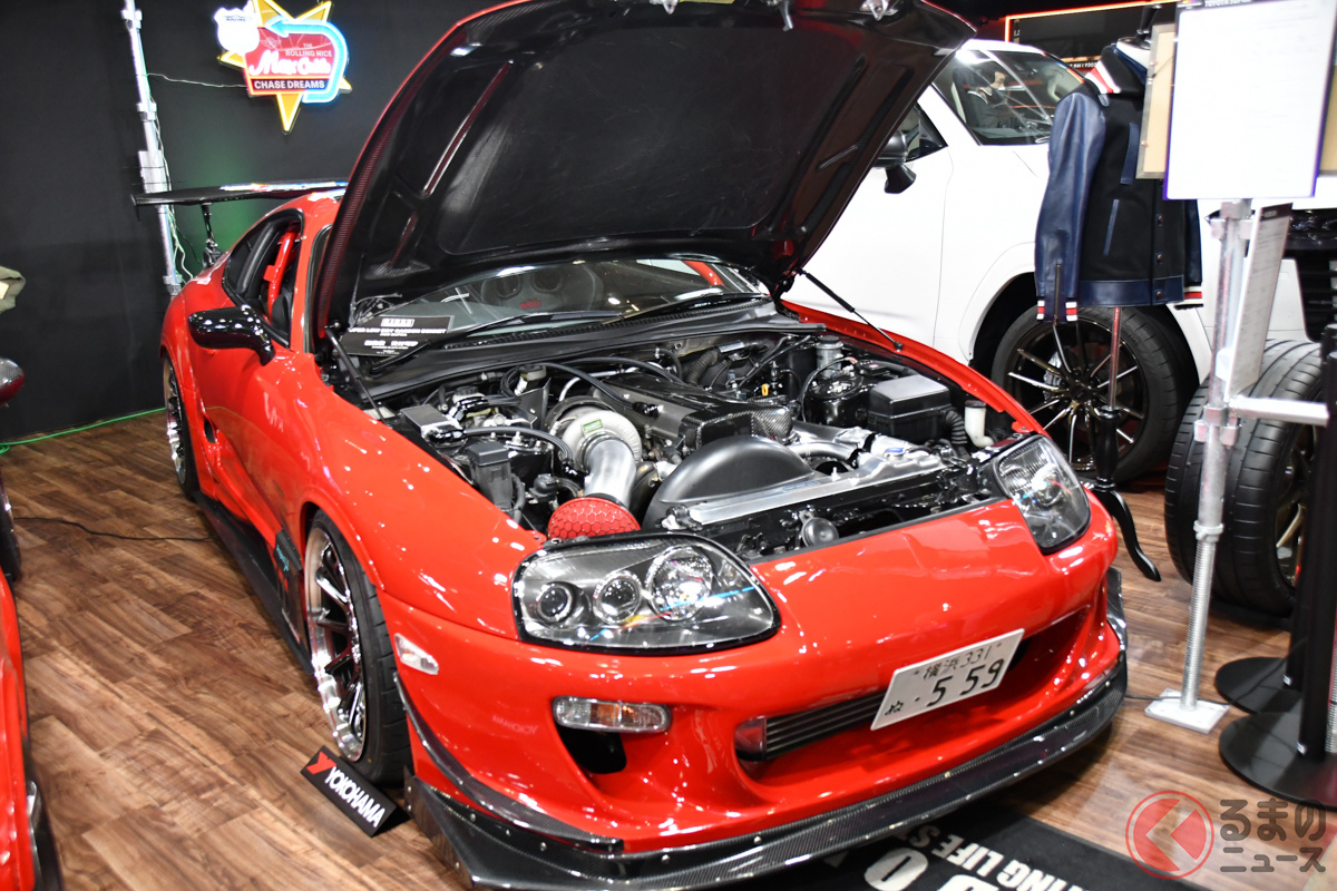 「80スープラ」は、織戸氏の展開するエアロブランドである「RIDOX」のエアロを装着