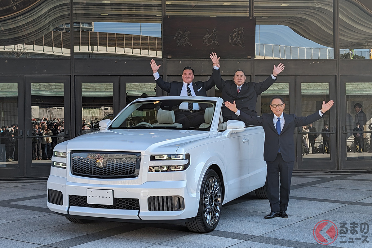 日本相撲協会の芝田山康理事と宮城野翔委員、そしてトヨタの豊田章男会長が登壇