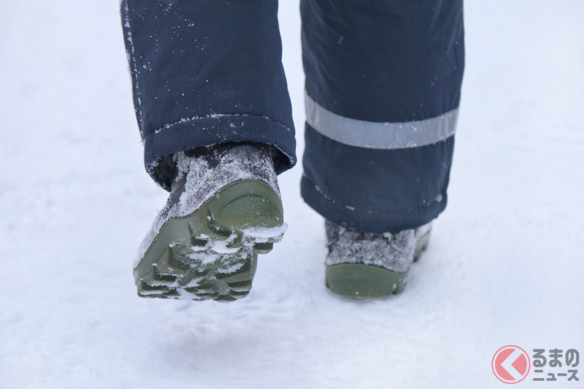 「雪道」どう歩く？ 「アイスバーン」は何に気をつける？ 慣れない人が知っておくべき「歩き方＆運転」のコツとは