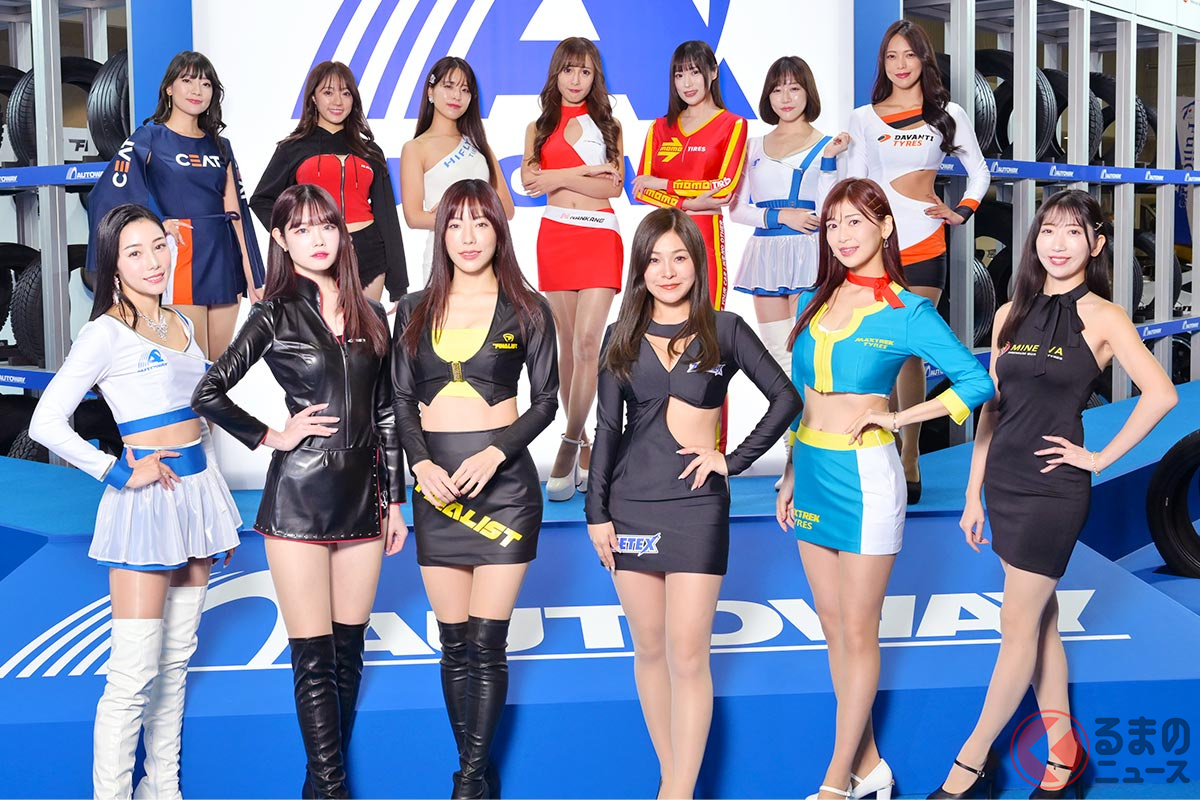 「AUTOWAY」ブースはブランドごとにコスチュームが違う!