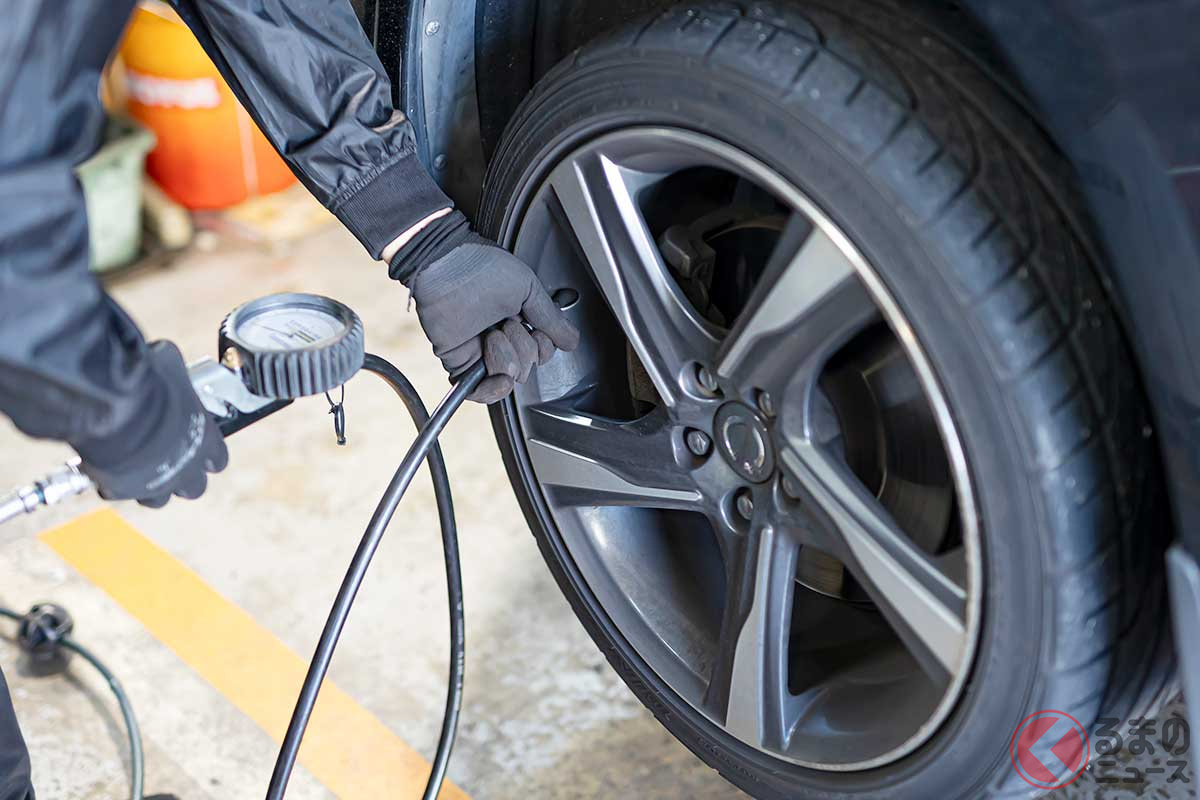 タイヤの空気圧は定期的にチェックする必要がある