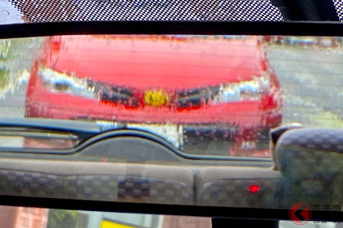 速度が遅いクルマは後続車に道を譲る義務がある(※もちろん煽り運転もいけません)