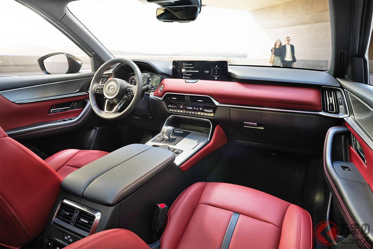 新設定のバーガンディ(赤)内装がオシャレ! 世界初公開されたマツダ 新型SUV「CX-70」