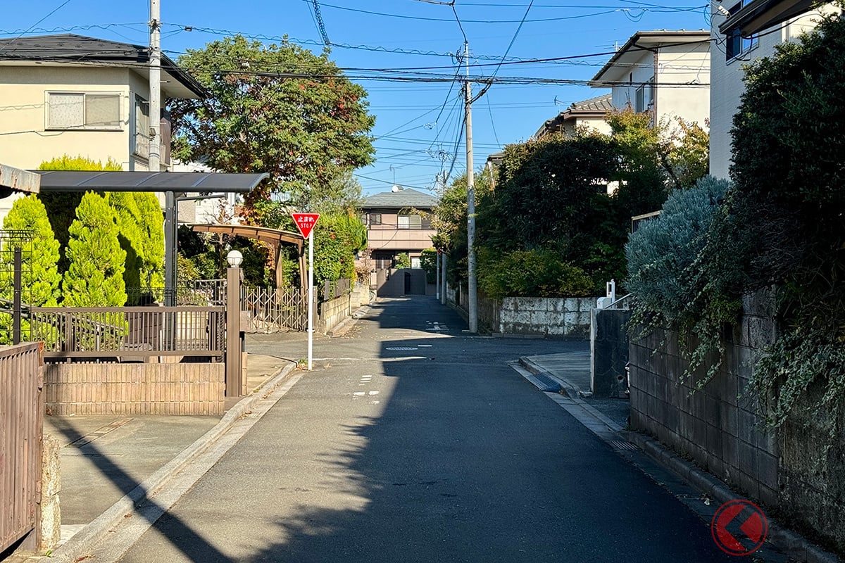 住宅街で見かける「居住者用車両を除く」は誰が通れる?