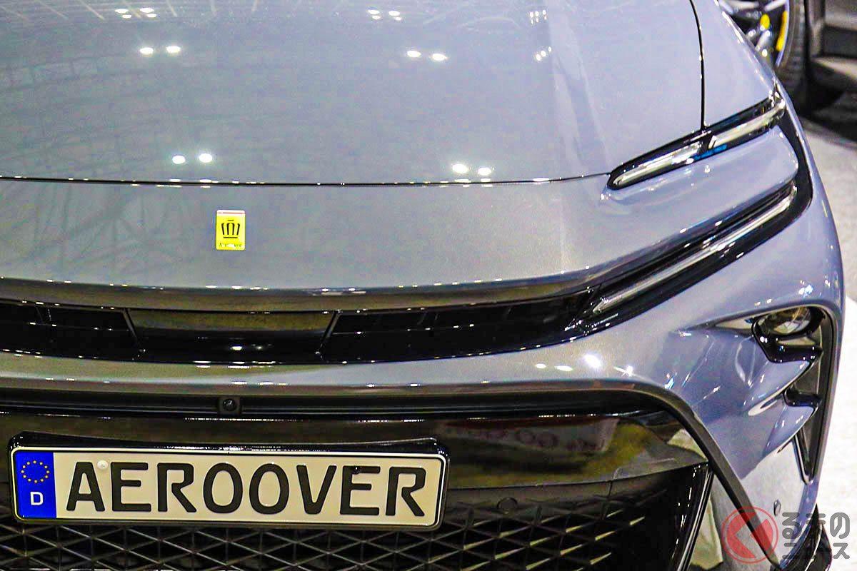 黄色い「エンブレム」の…フェラーリ…じゃない!