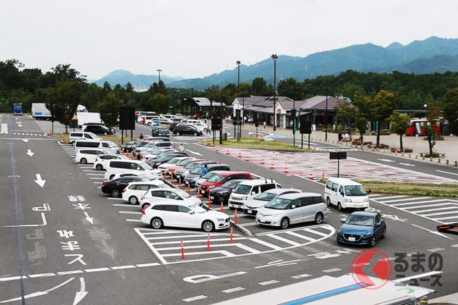 えっ…！」高速道のSA・PA駐車枠「有料化」か さらに「立体駐車場」検討