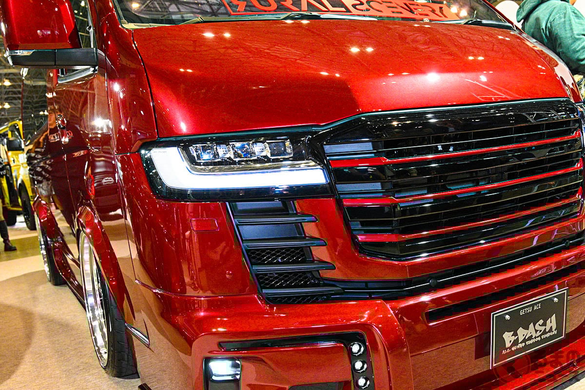 ランクル顔のミニバン!?