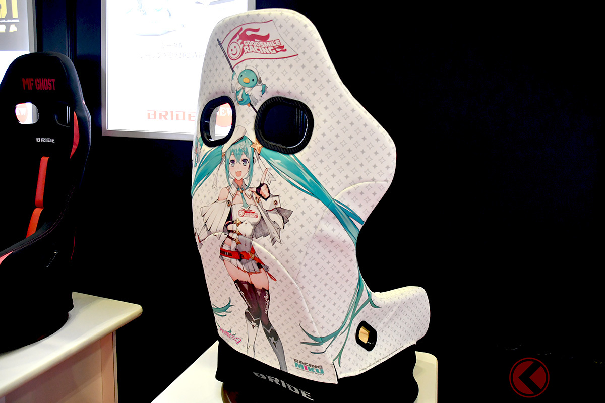 BRIDEのフルバケットシート「ZETA IV レーシングミク2023 Ver.」