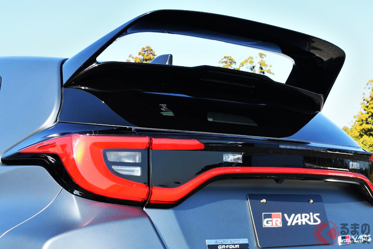 オジエEditionには新開発の軽量ラリースポイラー(CFRP製)を装着