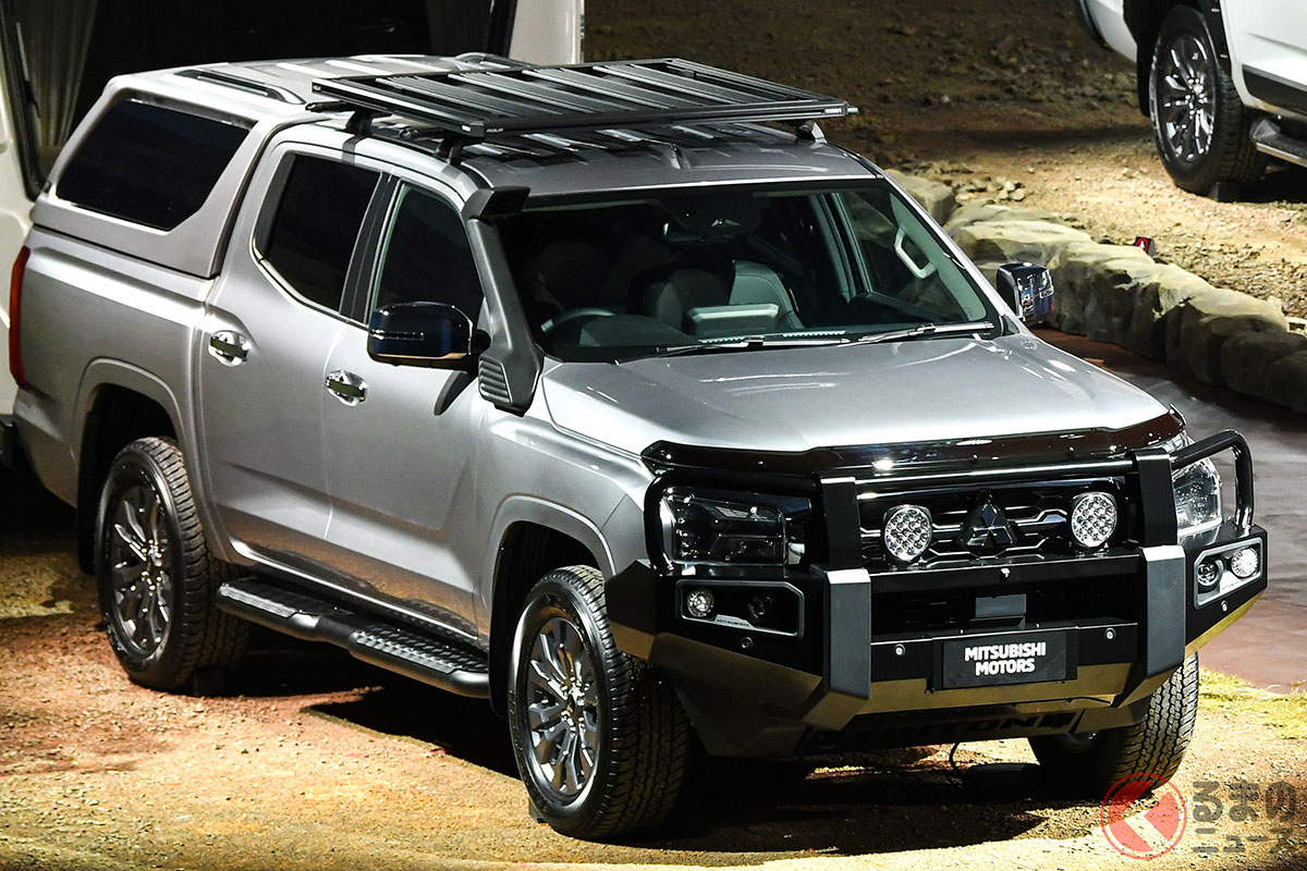 新型「トライトン」の後部荷台に載っているのがオプションの「キャノピー」(写真はタイ仕様)