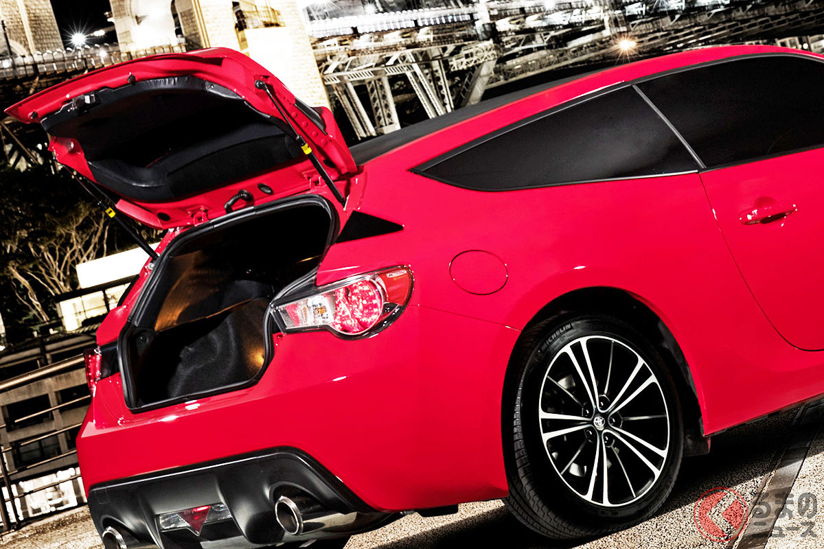 めちゃ便利! 斬新フォルムのトヨタ「86」に反響集まる!