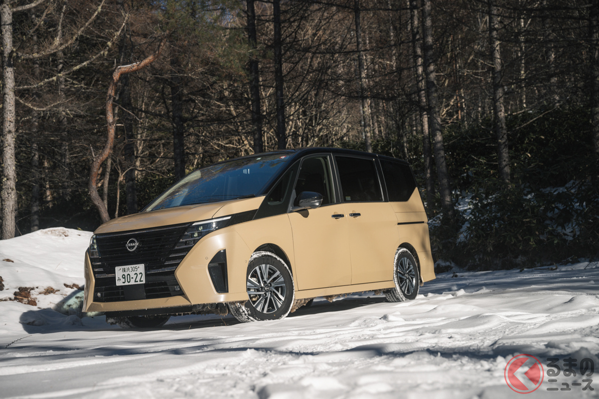 「セレナ」はFFだが、滑りやすい路面でアクセルを強く踏み込んでもホイールスピンすることなくスムーズに発進する